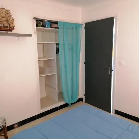 F2 Climatise 800m De La Apartment *