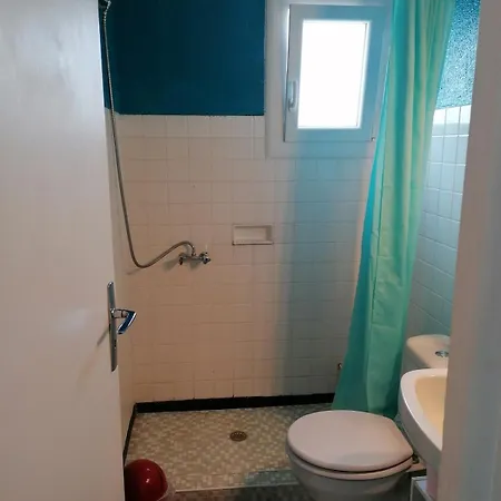 F2 Climatise 800m De La Apartment